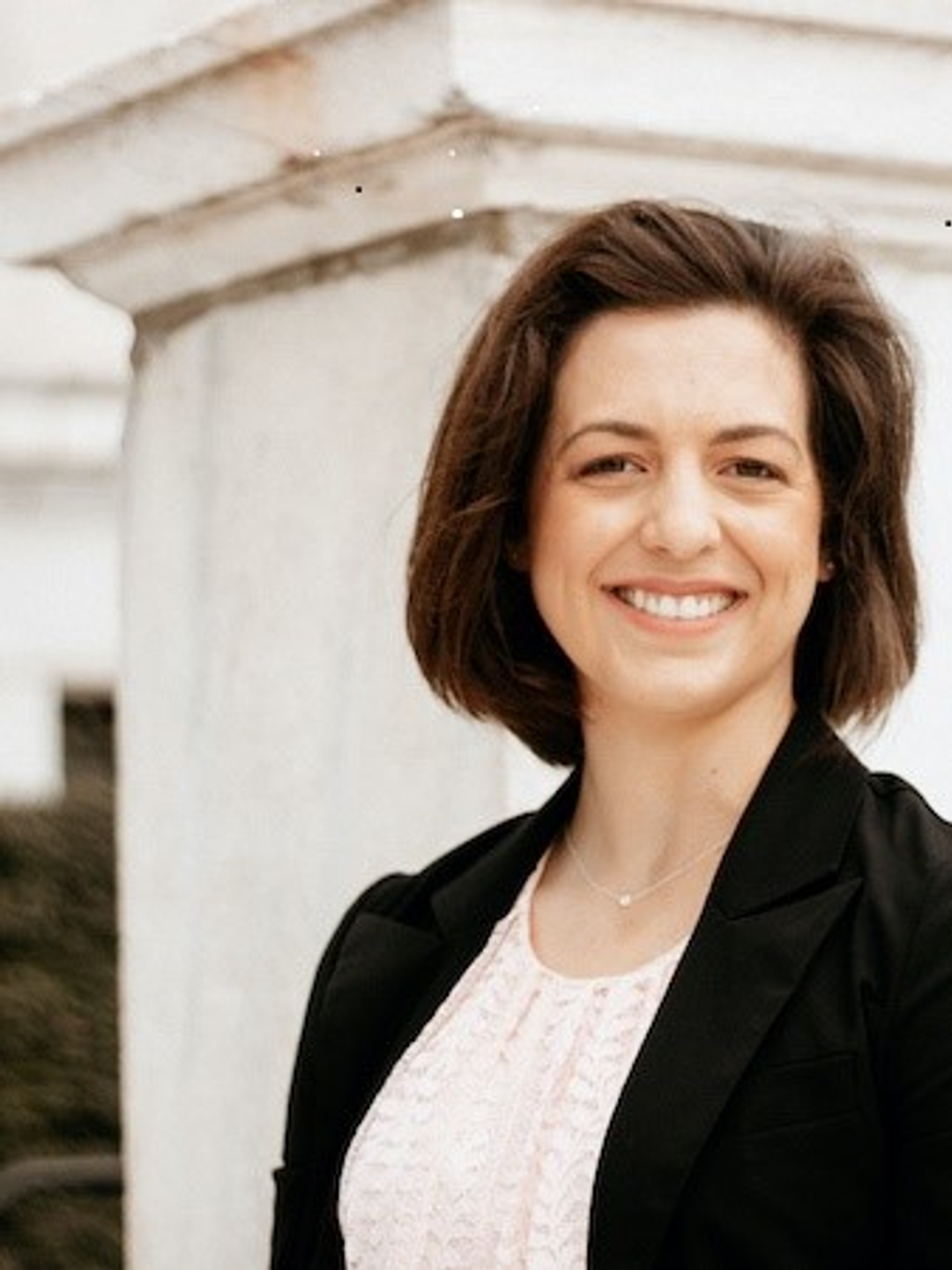 Headshot of Andrea Szabo