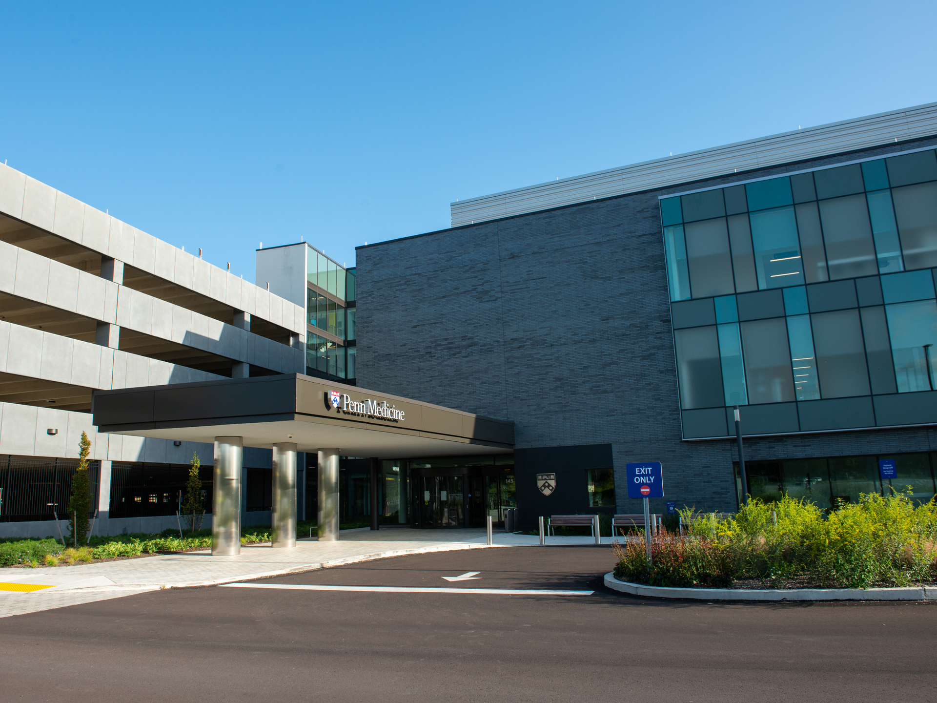 Penn Medicine Radnor entrance during daytime