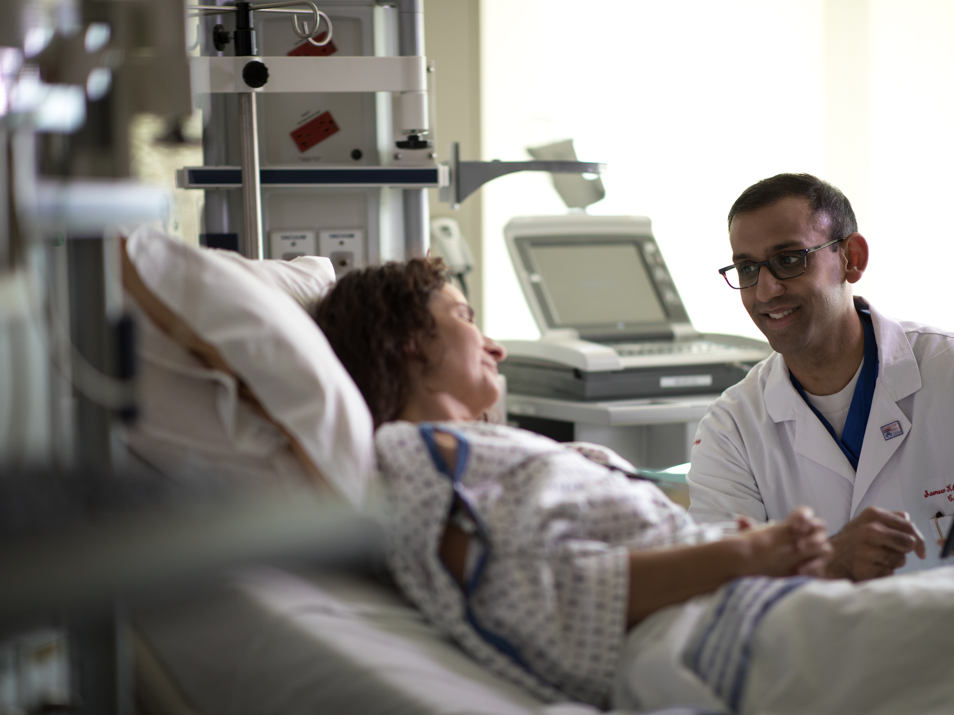 Penn Medicine cardiologist checks in on patient at the Heart and Vascular Center
