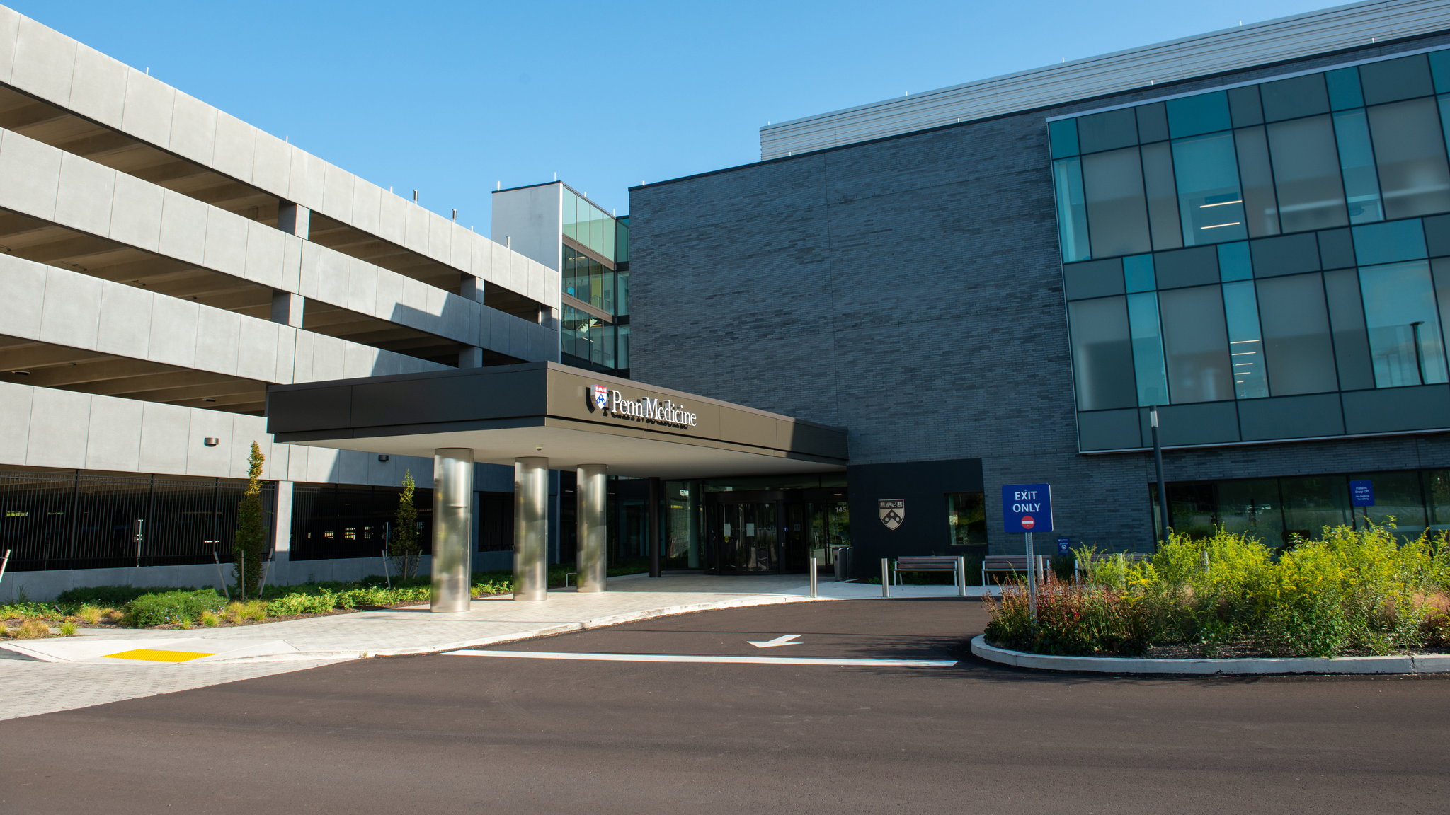 Penn Medicine Radnor entrance during daytime