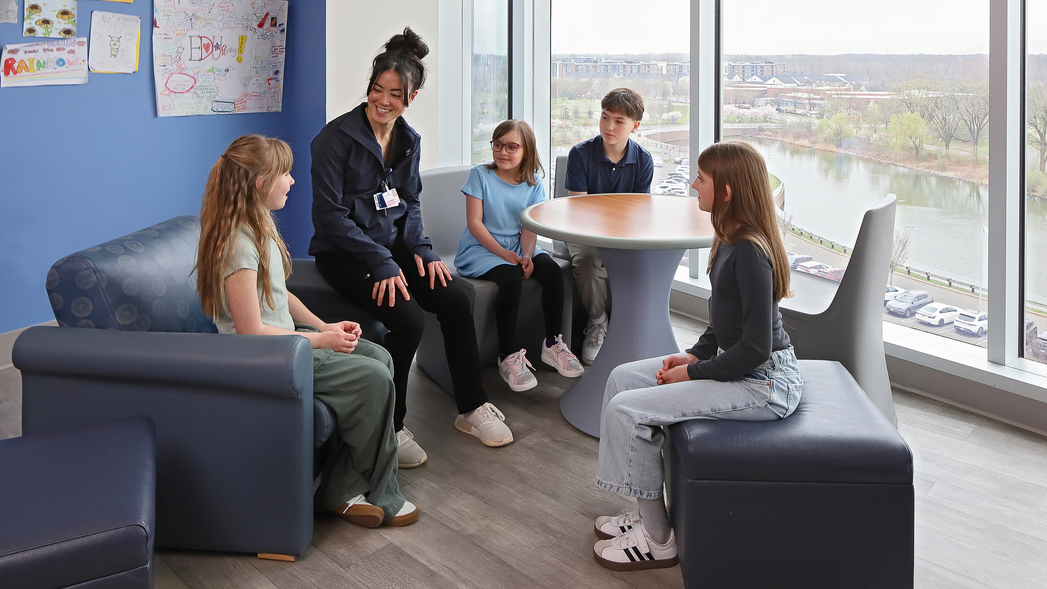 Therapist and kids in a therapy group