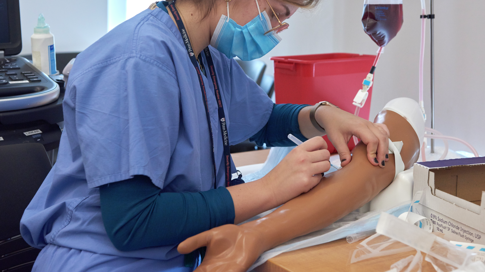 Medical students practice during the MS2 ultrasound "boot camp" in December 2021