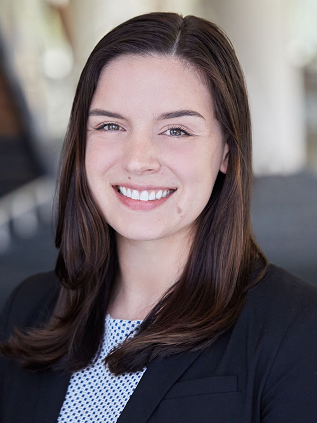 Headshot of Nicole Zanolli