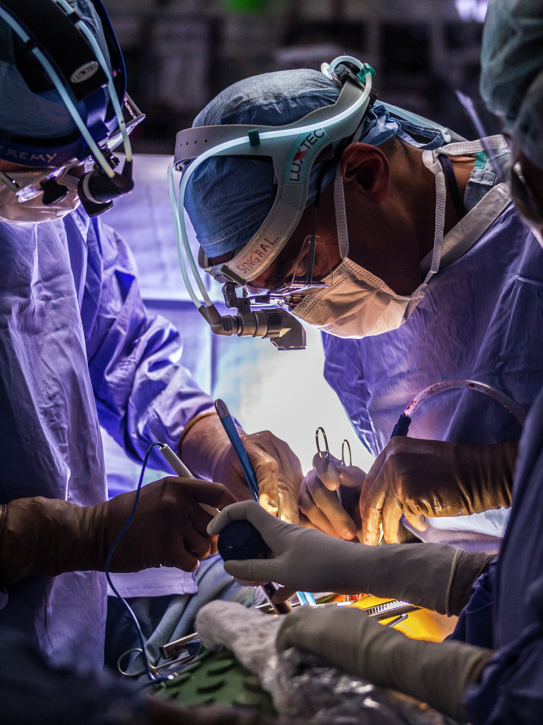 Sunil Singhal performing surgery