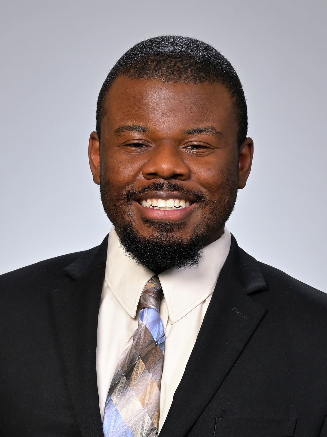 Headshot of Isaac Elysee