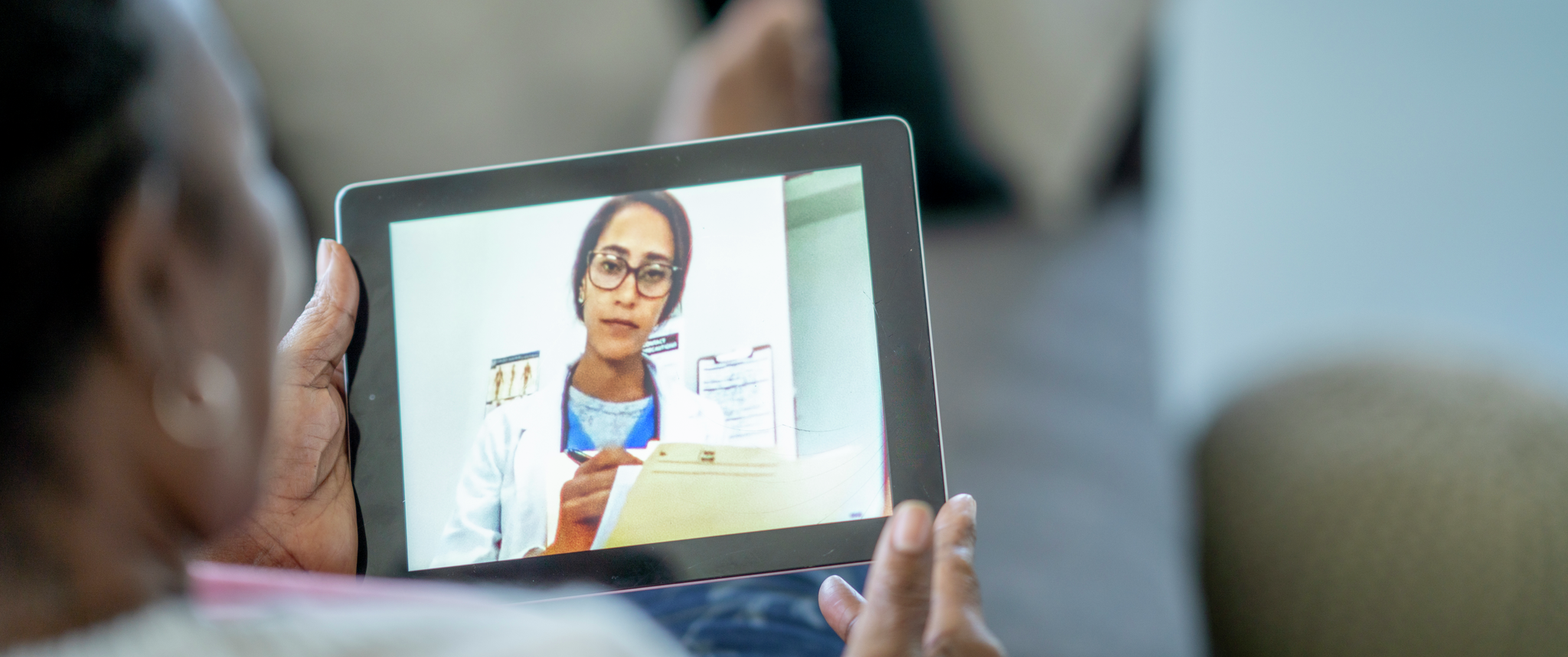 Telemedicine call between a woman and her doctor