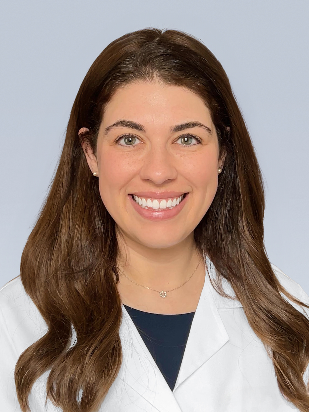 Headshot of Hannah Strauss, CNM