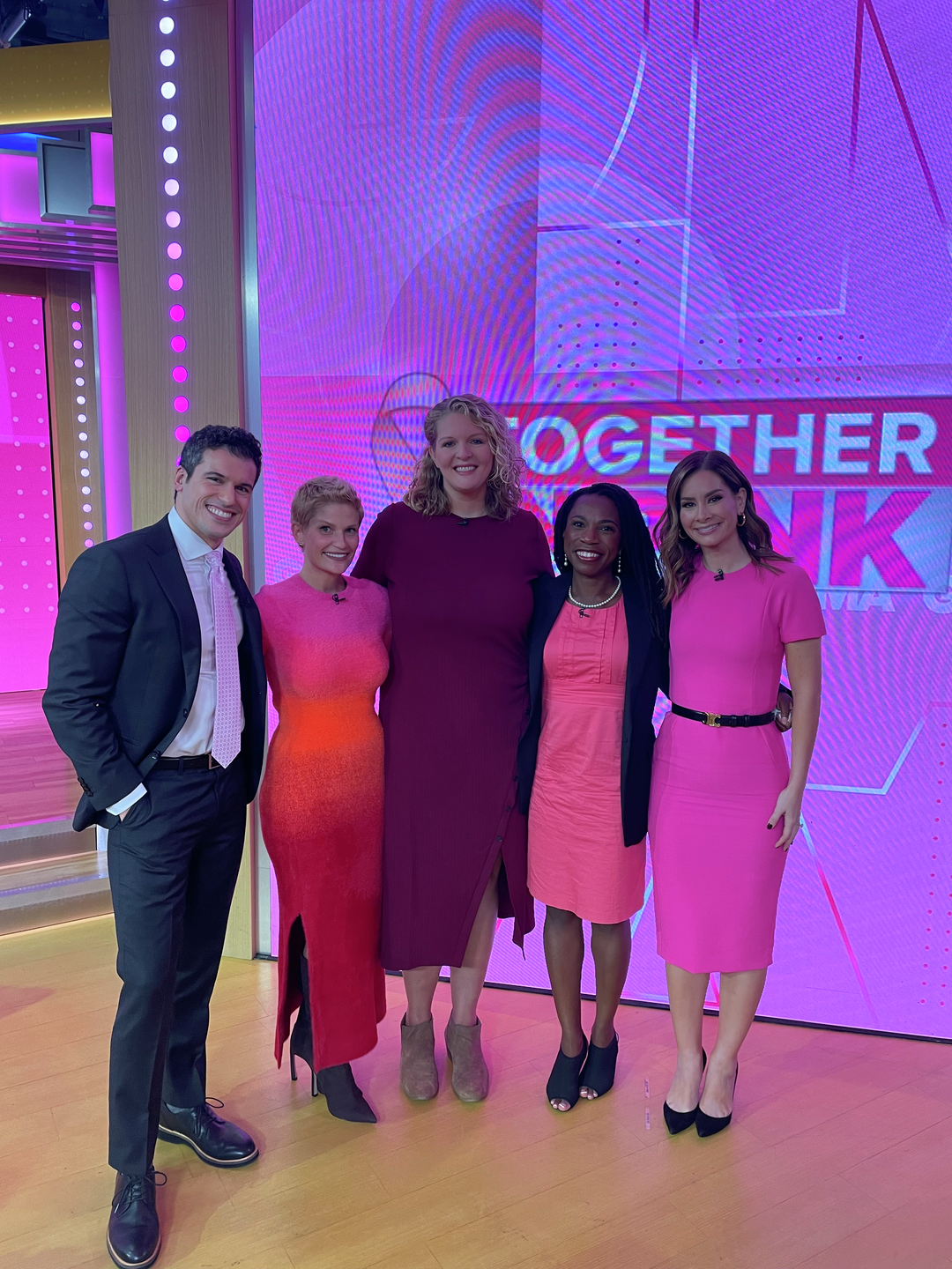 Group photo of Kate Korson with physicians Hayley Knollman and Lola Fayanju with Eva Pilgrim and Rob Marciano on the GMA set