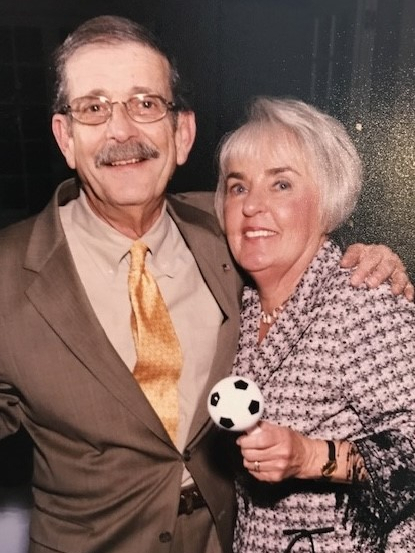 Family photo of Jerry and Joan Berstein